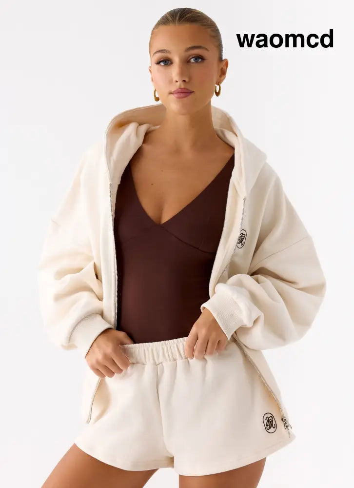 Signature Low Rise Sweatshorts - Cream